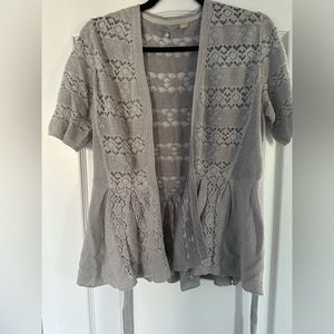 Knit short sleeve belted top